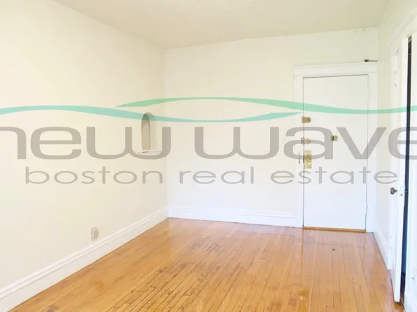 56 Queensberry St, Boston, MA