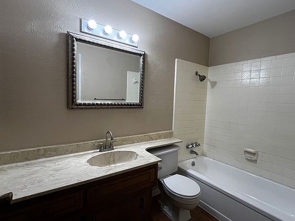5th image of 211 Taos Dr