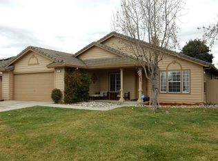 941 Versailles Dr, Hollister, CA