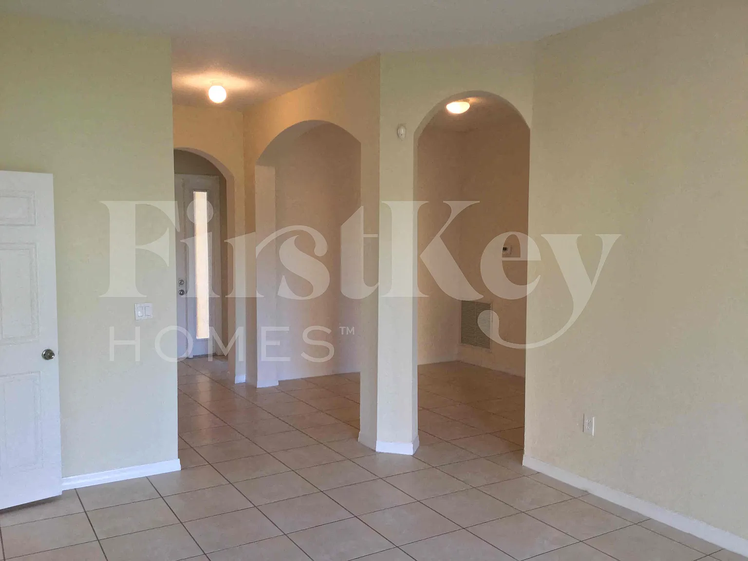 4 bed, 3.0 bath, 2212 sqft, $2,975 — Photo 3