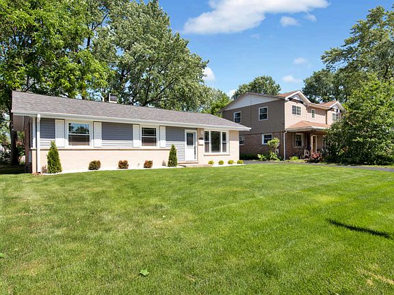 5th image of 13149 Forestview Ln