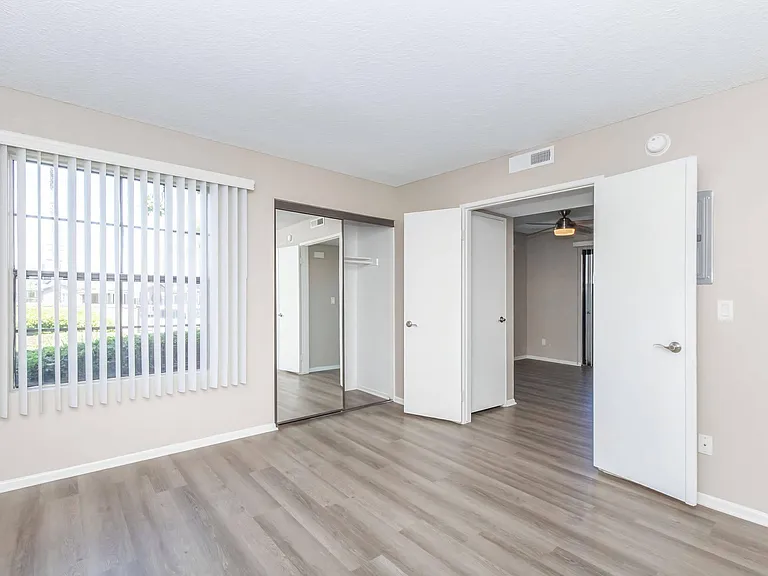 Oak Tree Court Apartment Homes — Photo 43