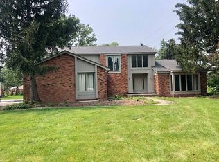 3906 Winterset Ln, West Bloomfield, MI 48323