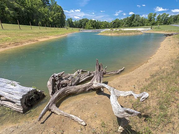 4th image of 882 Lower River Rd
