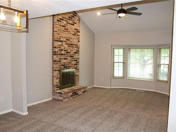2nd image of 10931 W 96th Pl