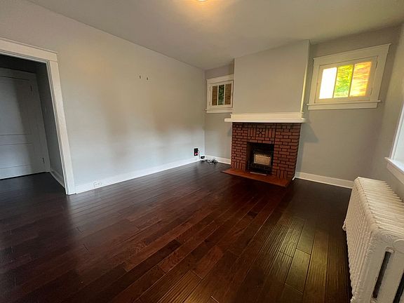 3rd image of 5823 Stanton Ave #1