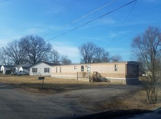 6 W Cedar St, New Baden, IL