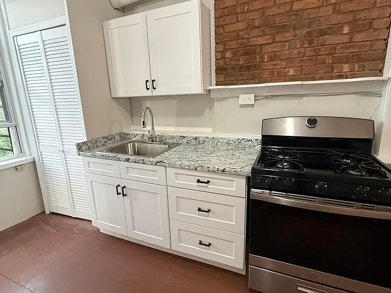 101 Sussex St #3R — Photo 2