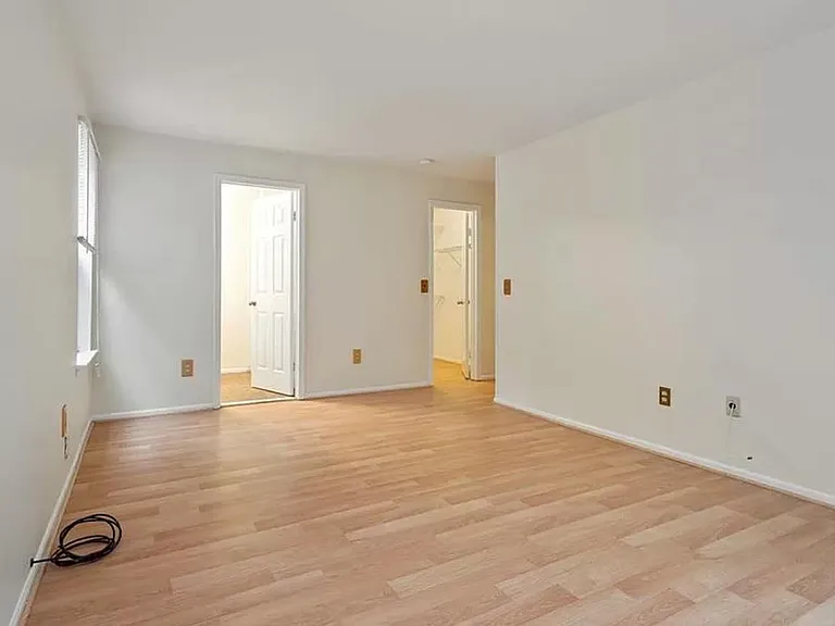 356 Keswick Dr — Photo 11