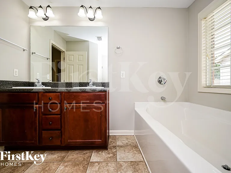 2501 Freemont St — Photo 11