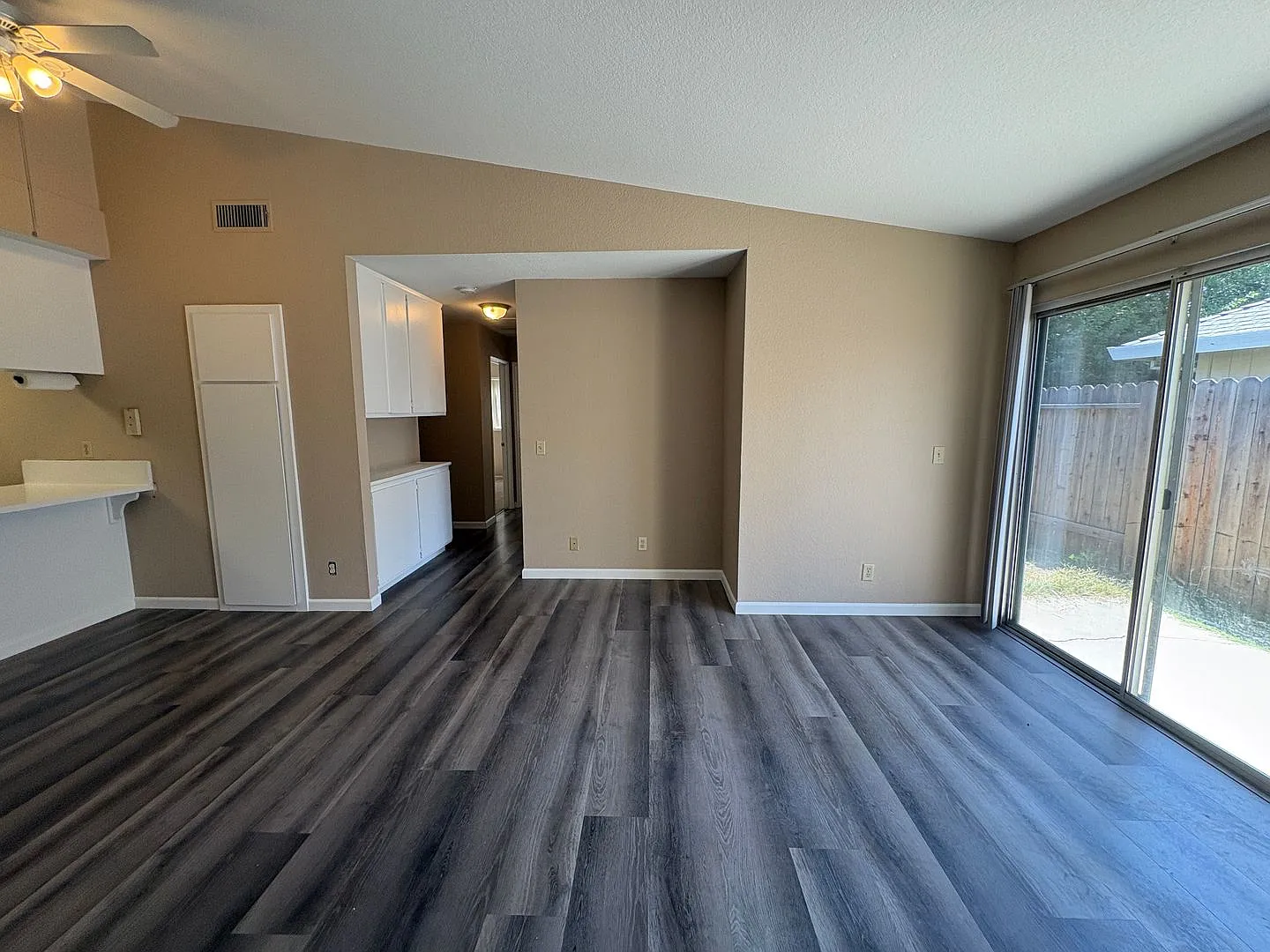 5056 Connecticut Dr - Sacramento 95841 — Photo 3