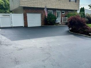 10 Joy Rd, Selden, NY 11784
