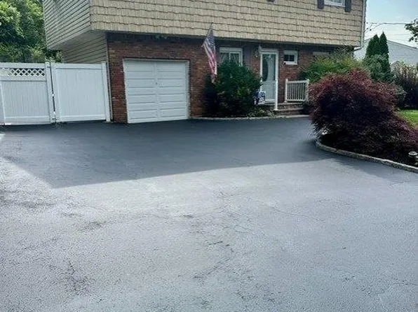 10 Joy Road, Selden, NY 11784