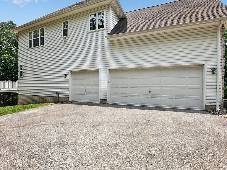 15152 Robbers Roost Ct — Photo 17