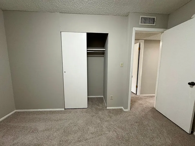 9502 Quail Village Ln — Photo 32