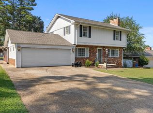 804 Volunteer Dr, Tuscumbia, AL 35674