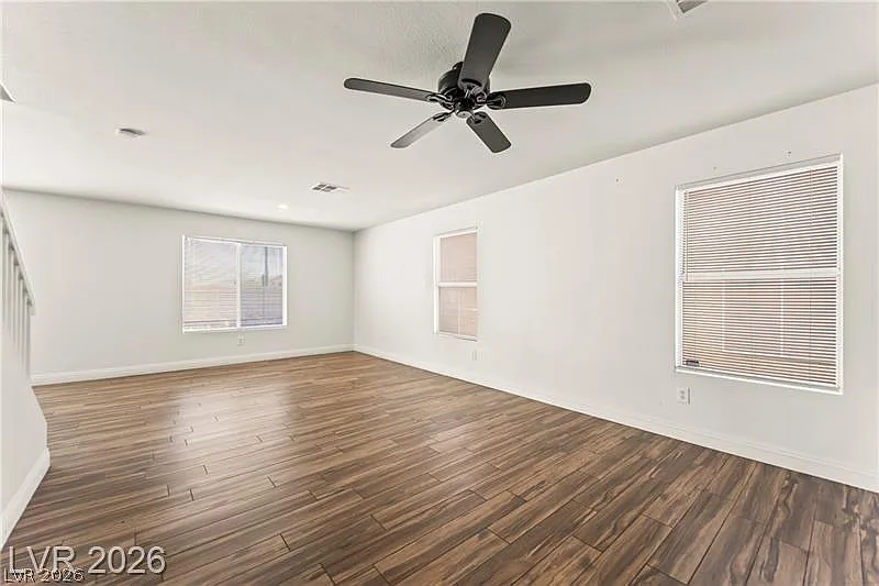 4 bed, 2.5 bath, 2204 sqft, $2,250 — Photo 2