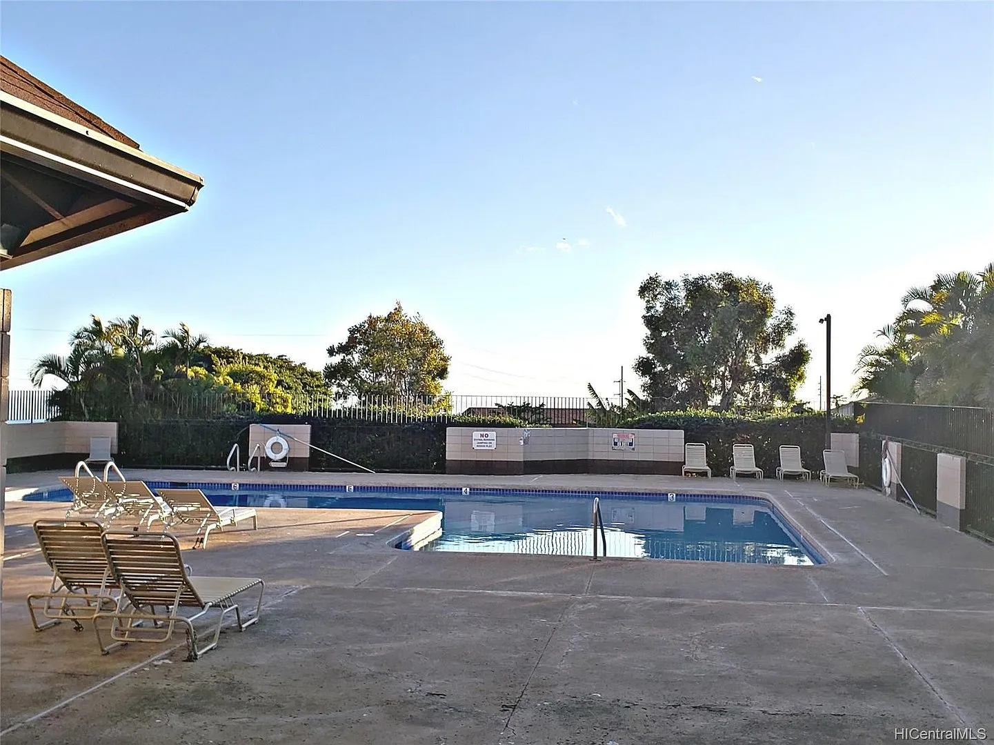 Renovated 4 bedroom house in Makakilo! — Photo 2