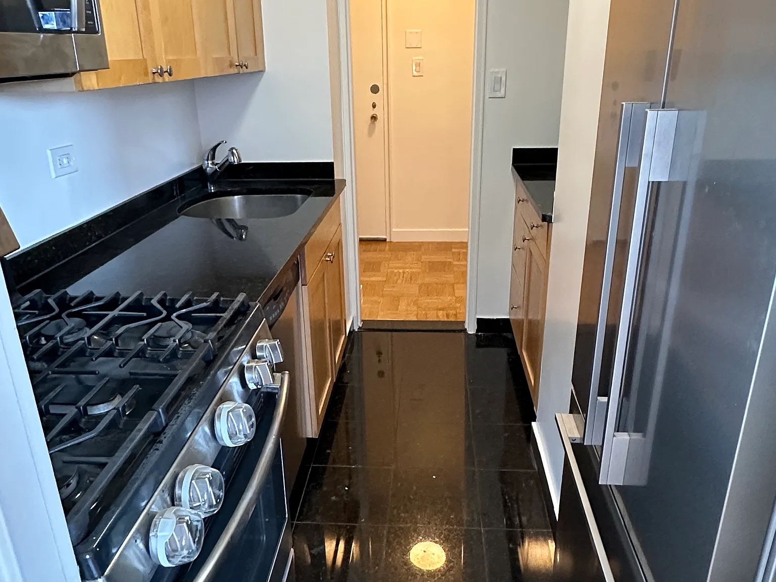 435 East 79th Street — Photo 4