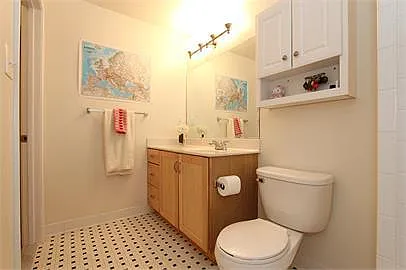 231 N Thomas St — Photo 20