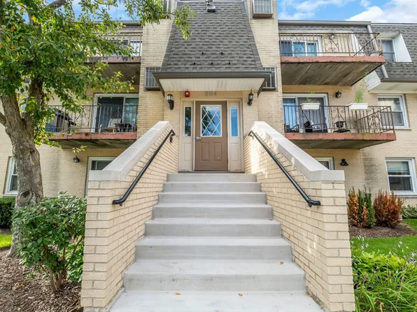 804 N River Rd APT 1D, Mount Prospect, IL 60056