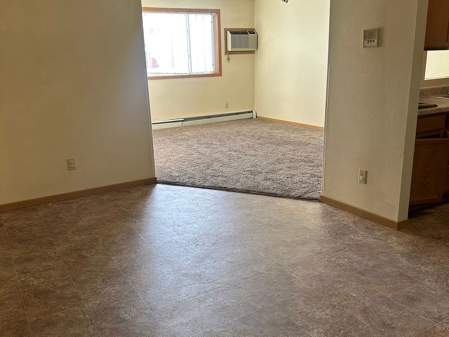 3 bed, 1066 sqft, $995 — Photo 3