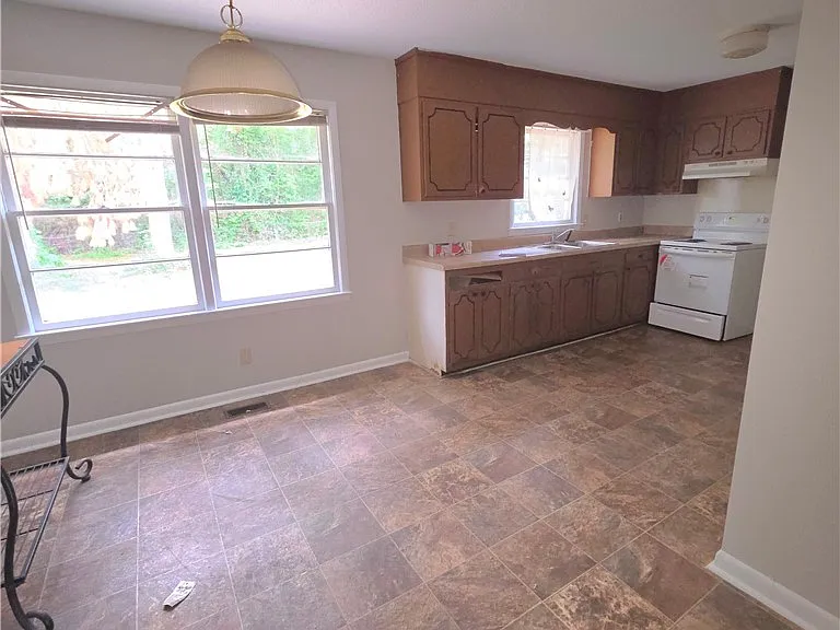 434 Homestead Dr — Photo 5