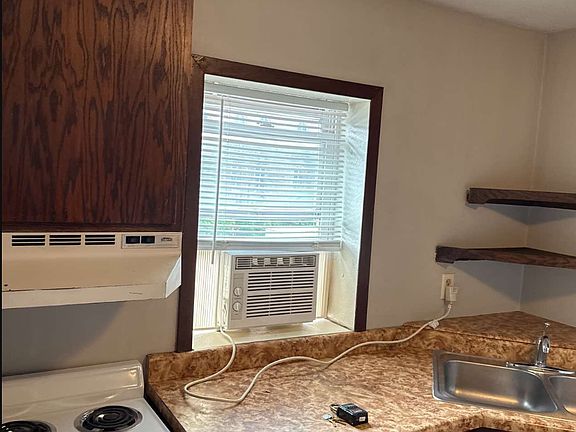 2nd image of 309 1/2 Plum St #210
