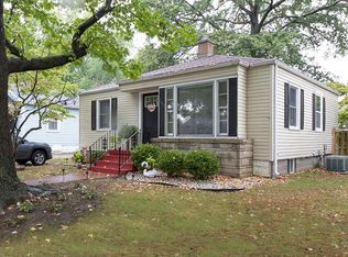 268 10th St, Wood River, IL