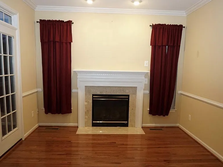 1469 Fawn Hollow Ln — Photo 3