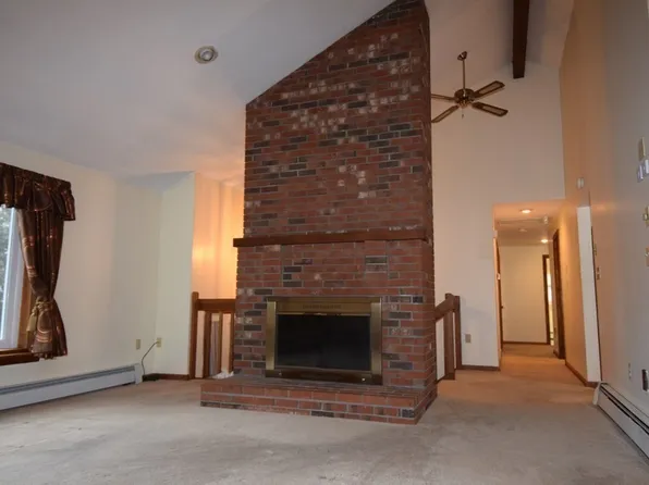 22 Dewey St, Leominster, MA 01453