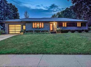 1865 Horizon Ct, Dubuque, IA 52001