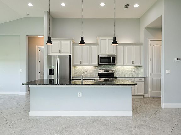 3rd image of 125 Cerise Ct
