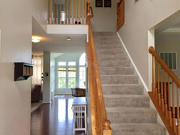 5th image of 449 Jenny Dr