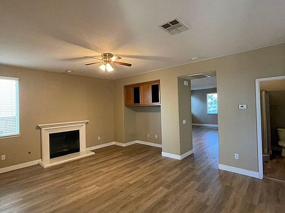 3rd image of 1030 Sawtooth Dr
