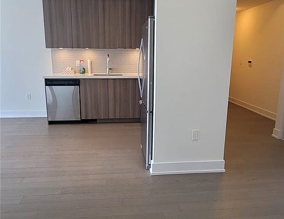5th image of 30 Shore Breeze Dr #3917