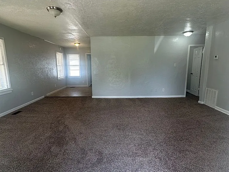 125 E Northrup Dr — Photo 12