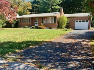 4 Van Wert Pl, Hyde Park, NY 12538