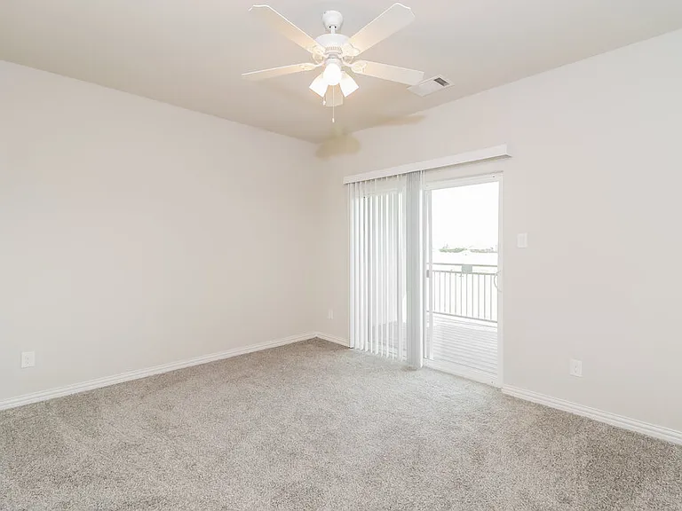 1213 Summerset Ln — Photo 11
