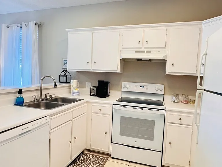 480 River Oaks Dr #I — Photo 3