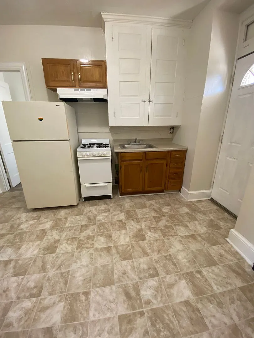 228 W Vine St — Photo 4