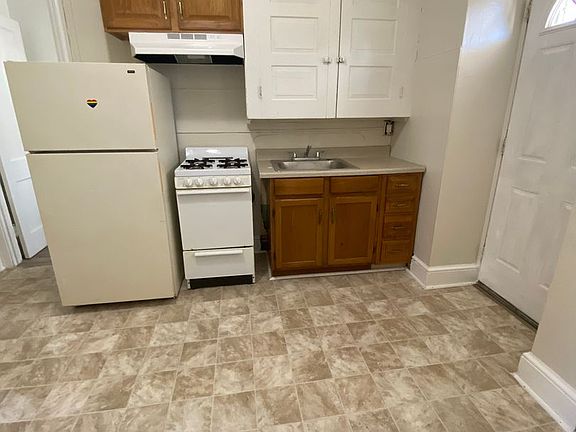 4th image of 228 W Vine St APT 3