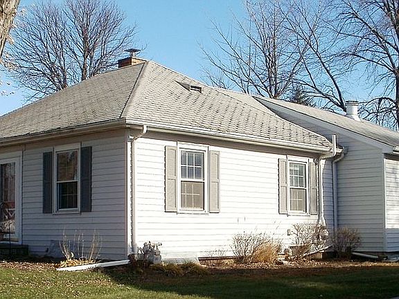3rd image of 1623 Stratford Ct