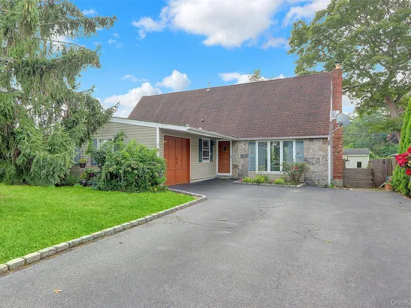 442 Hawkins Road, Selden, NY 11784