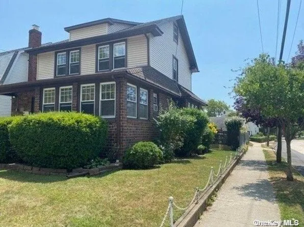 40 Harvard Ave Floor 2, Lynbrook, NY 11563