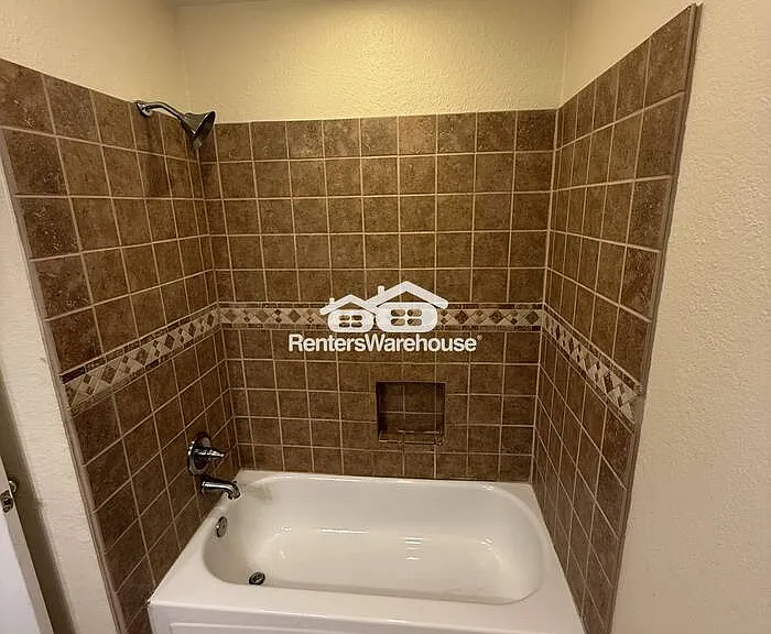 244 Nixon St — Photo 10
