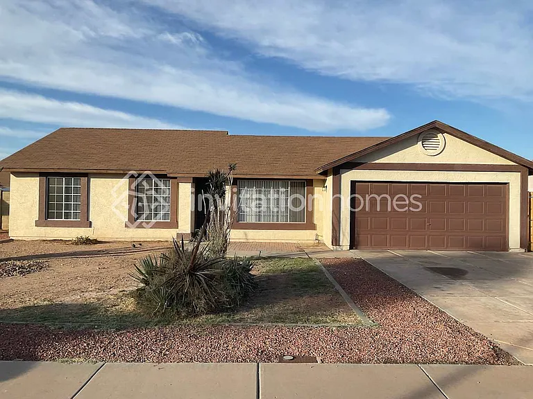 8632 W Townley Ave — Photo 1