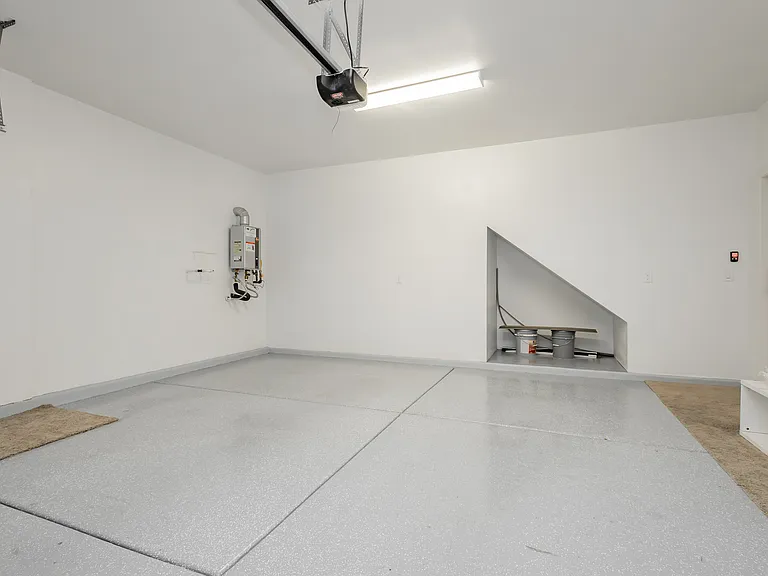 9108 Vesey Ave — Photo 25