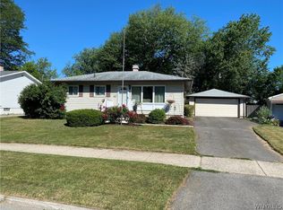 18 Bellhurst Rd, Tonawanda, NY 14150
