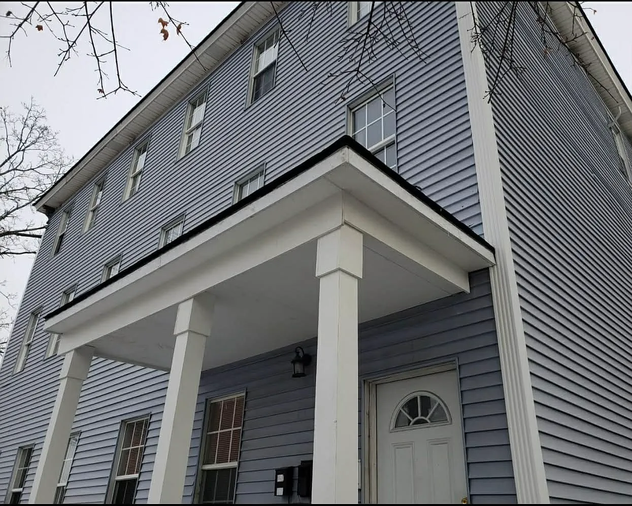 3 bed, $2,200 — Photo 2